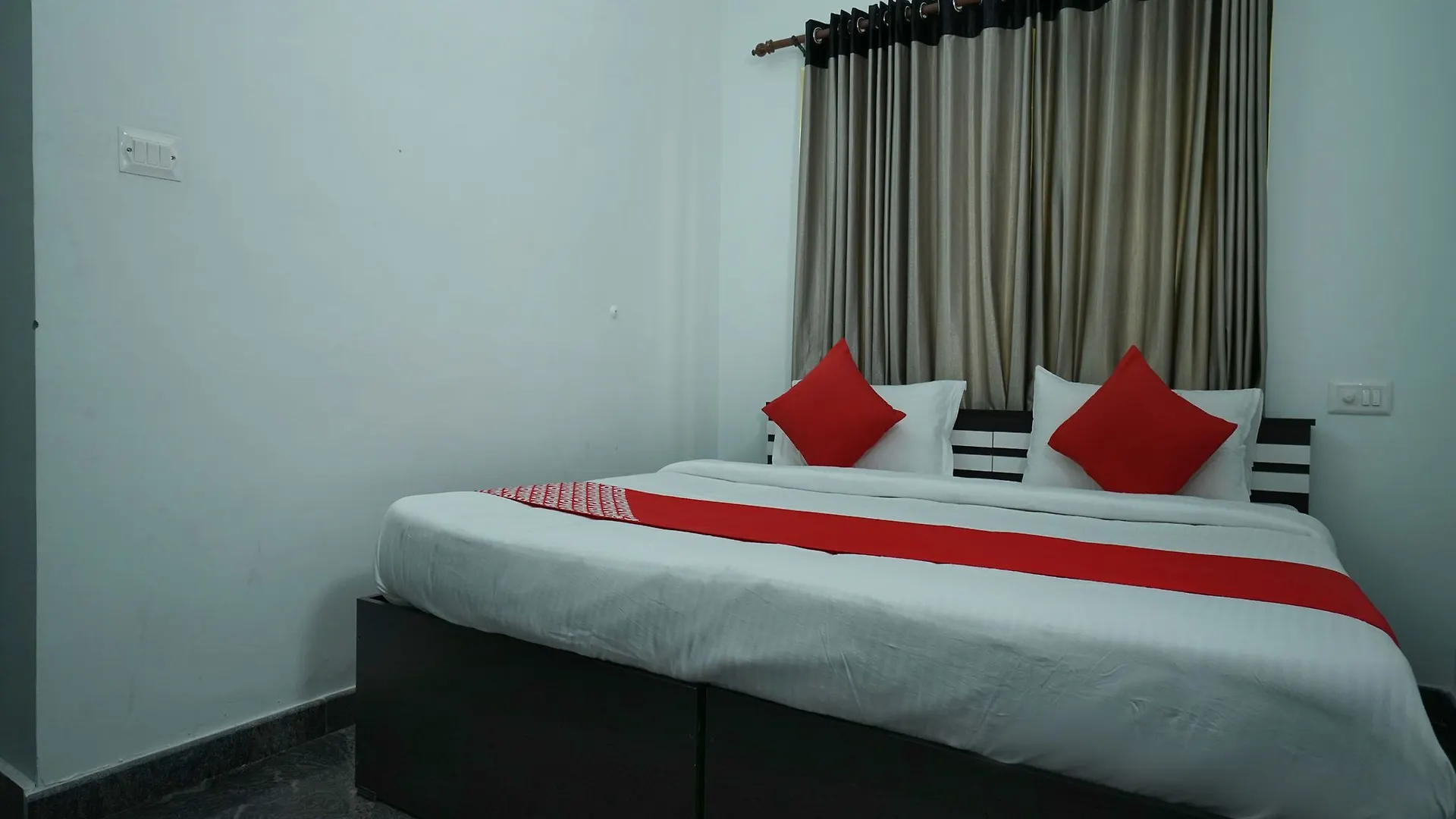 Oyo 12224 Karoli Inn Munnar