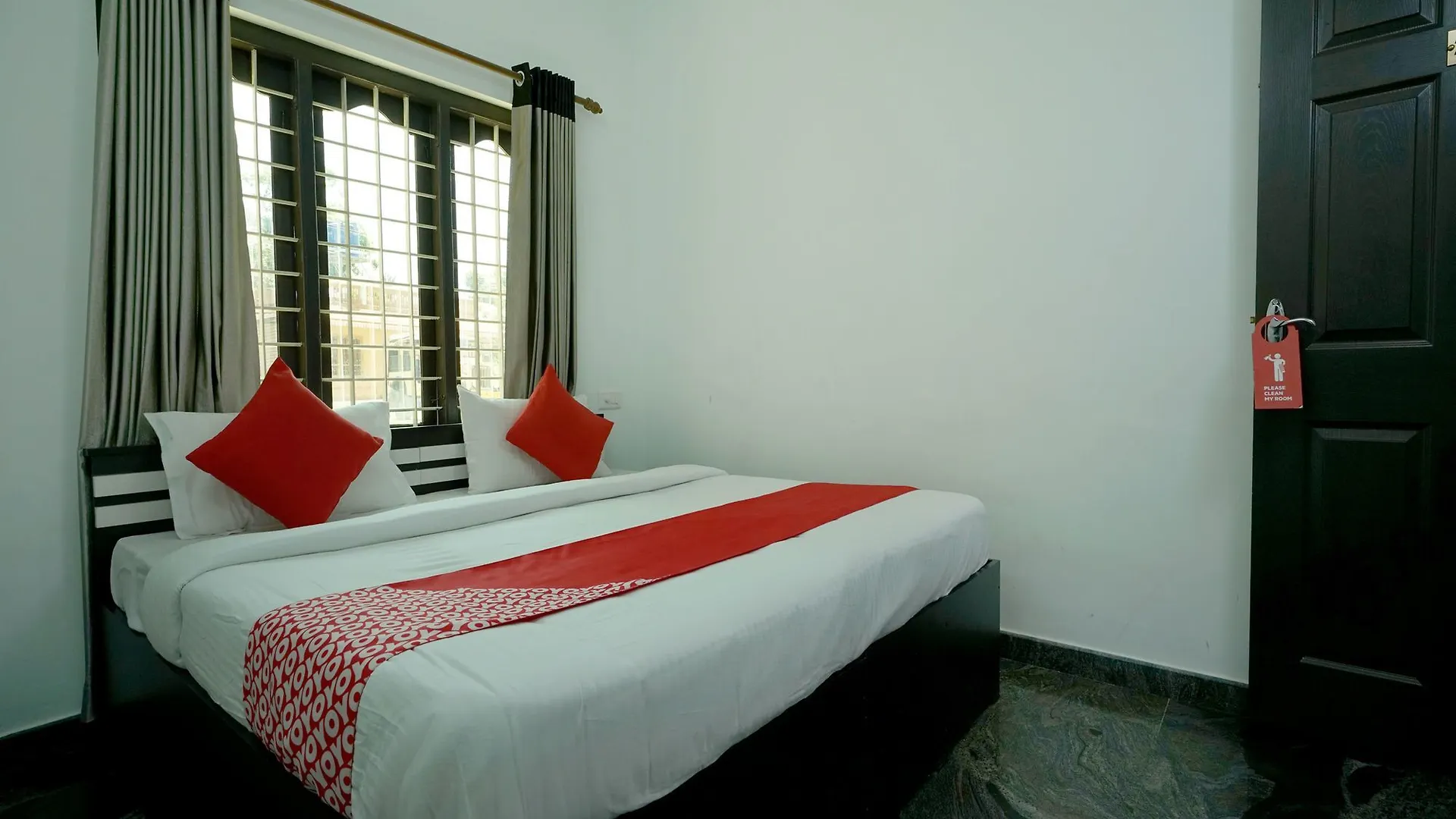 Oyo 12224 Karoli Inn Munnar