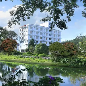 מלון Grand Plaza, מונאר