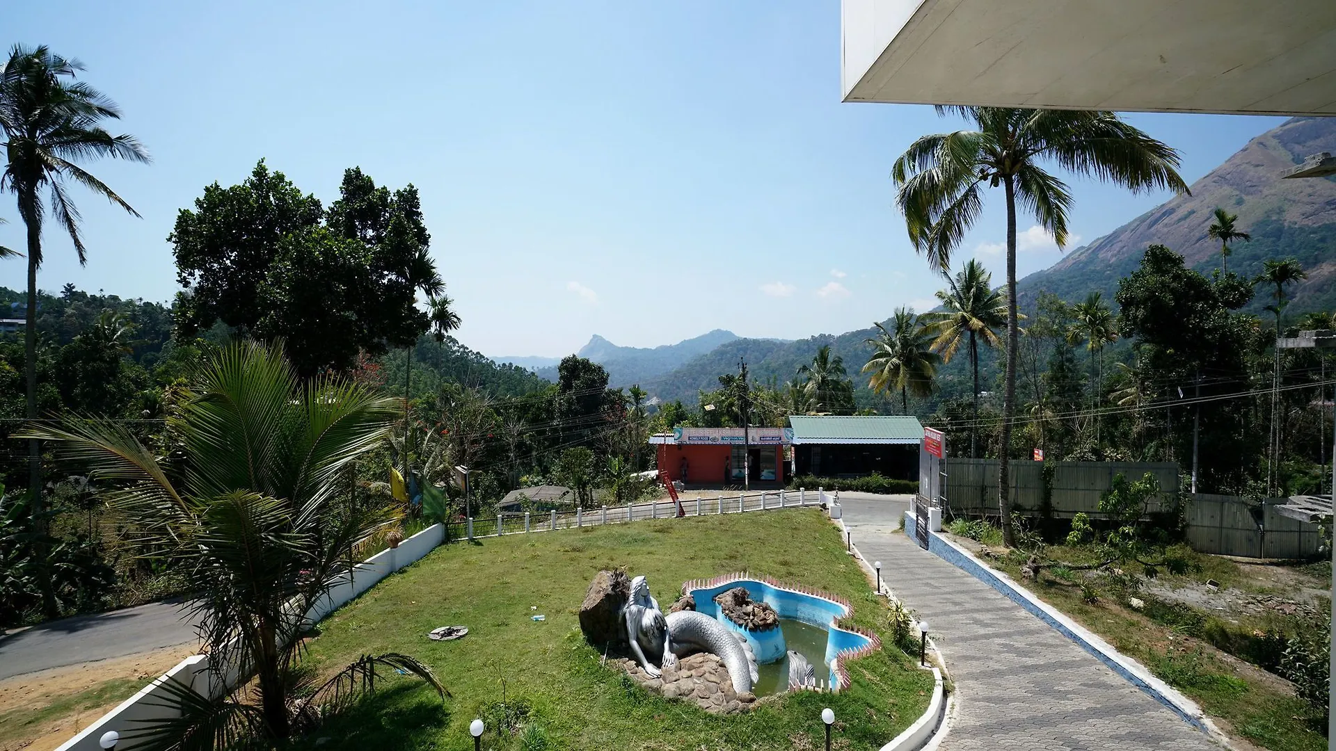 Oyo 12224 Karoli Inn Munnar Indie